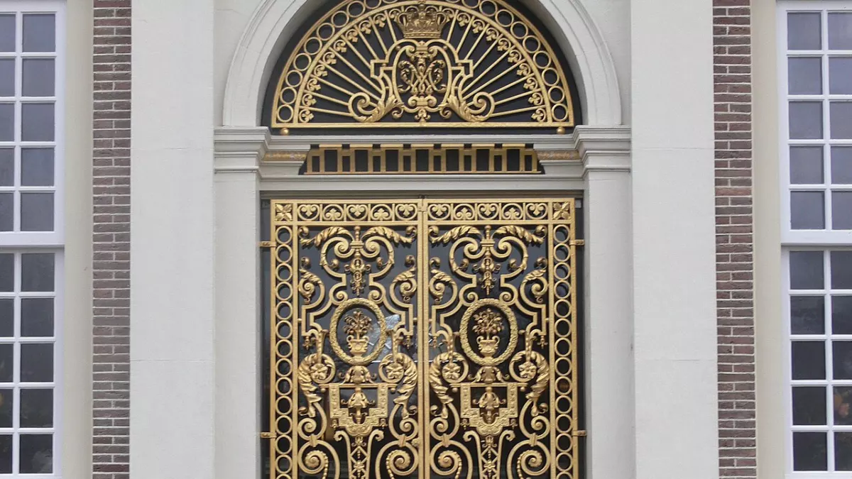 Лоо